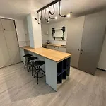 Charming & Escape - Close To Transport Butas *