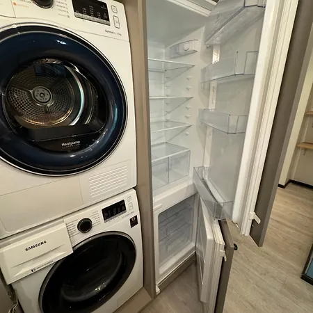 Charming & Escape - Close To Transport アパート *